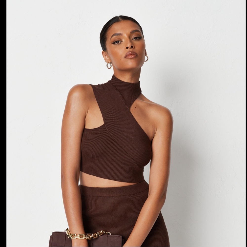 HIGH NECK WRAP FRONT CROP TOP